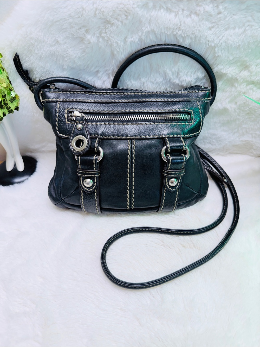 Brown Leather Crossbody Bag with Contrast Stitching 🧵 and Paisley Interior